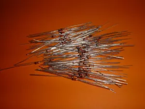 100x universal diode 1N4148 75V / 150mA - Picture 1 of 2