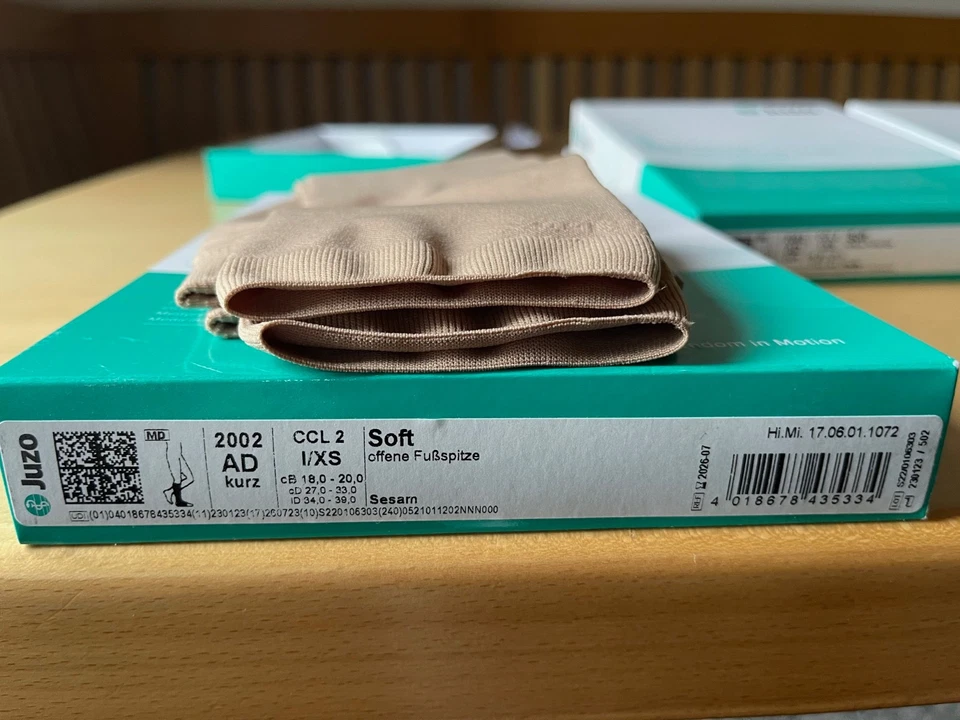 Juzo Kompressionsstrümpfe Soft offene Fußspitze CCL 2 I/XS kurz - Bild 1 von 1