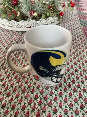 Taza de café de colección Michigan Wolverines campeón nacional de fútbol americano temporada perfecta '97 Foto 1 de 4