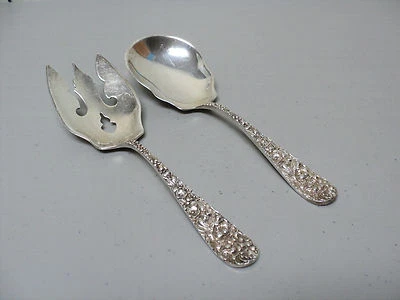 HERMOSA PLATA ESTERLINA STIEFF 2 piezas. JUEGO ENSALADA, PATRÓN REPOUSSE "STIEFF ROSE" Foto 1 de 4