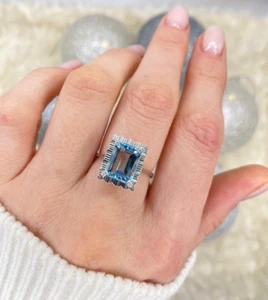 ANELLO SOLITARIO IN ORO BIANCO 18kt. CON TOPAZIO AZZURRO ct. 2,65 - Picture 1 of 4