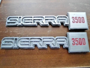 1981 1982 1983 1984 1985 1986 1987 GMC Sierra 3500 Emblem Pair ***HEAVY WEAR*** - Bild 1 von 9