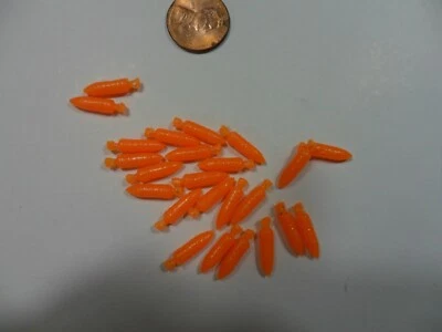 Lote de 24 mini cuentas de zanahoria de plástico vintage  Foto 1 de 2