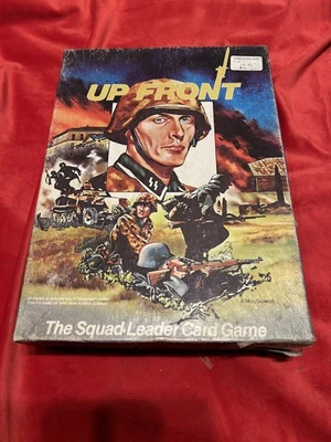 Gioco di carte vintage 1983 Avalon Hill WW2 Up Front: The Squad Leader, completo al 100% - Immagine 1 di 4