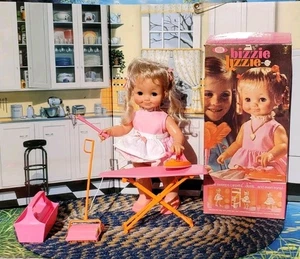 1971 Ideal Bizzie Lizzie Battery Operated Doll + Box, Accessories Vintage  - Picture 1 of 10