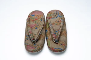 LIEBE VANILLE AUTHENTISCHE JAPANISCHE VINTAGE ZORI KIMONO SANDALEN 23 cm US GRÖSSE 6 - Bild 1 von 7