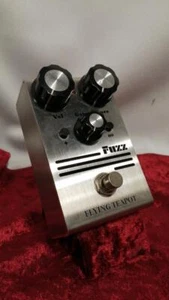 TETERA VOLADORA FUZZ Effector de Japón - Imagen 1 de 4