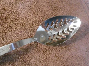 CUTCO USA 17 KD Slotted Serving Spoon w/Classic Handle EXTRA NICE & SHINY - Picture 1 of 3