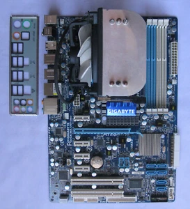 Gigabyte GA-MA770T-UD3 mit CPU AMD Athlon II X4 640 / Blende / Sockel AM3 - Bild 1 von 6
