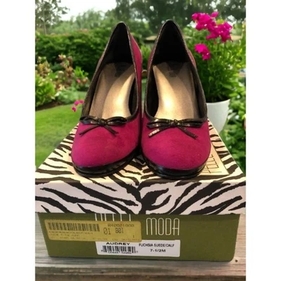 Pelle Moda Fuchsia Suede Real Leather Pumps With Black Trim and Bow - Image 1 of 4