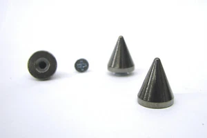19 mm (3/4") Metallic schwarz Bulldogge Kegelspikes. Tasche mit 20. Nieten und Spikes - Bild 1 von 2