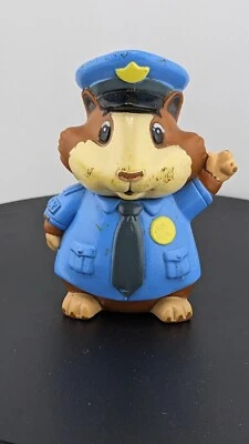 2008 Wonder Pets Linny Guinea Pig Figura Carrera Héroe PVC Oficial Policía Juguete Foto 1 de 4