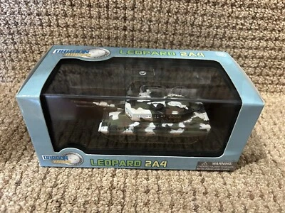 Dragon Armor 1:72 Leopard 2A4 Battle Tank, 4./PanzerLehrbataillon 93, No. 60082 - Image 1 of 4