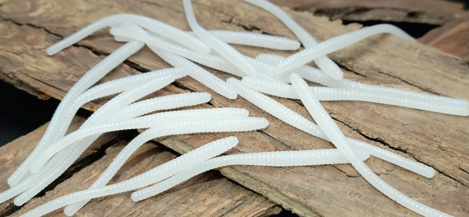 闪亮白色 (20) TROUT WORM BASS CRAPPIE - High Hopes Baits* — 第 1/1 张图片