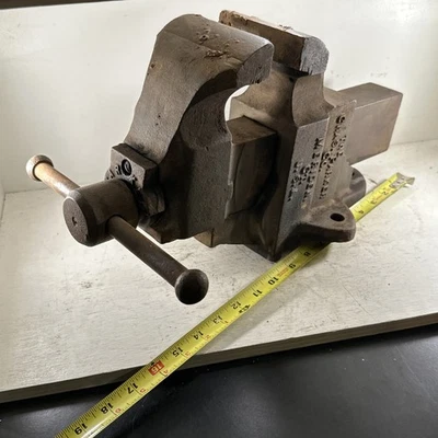 Винтажные РЕДКИЕ The Chas. Chase Parker Co. 954. Тяжелые настольные тиски Meriden CT USA 4 дюйма - Изображение 1 из 4