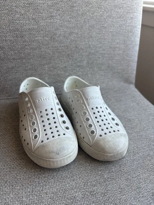 Native Kids Toddlers Size C 8 White Jefferson Water Slip-On Shoes Perforated - Image 1 of 4