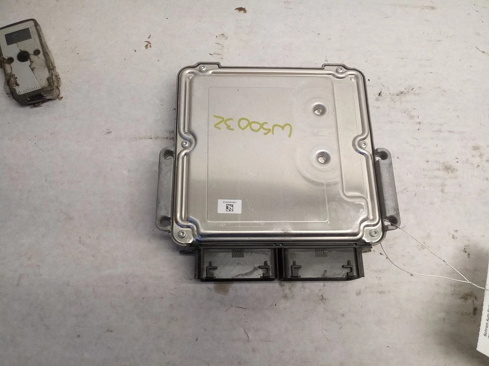 Módulo de control electrónico ECM del motor compatible con NAVIGATOR 18-21 2979150 Foto 1 de 4