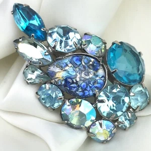 Fantastic WEISS Blue Cabochon Speckled "Easter Egg" Pin Brooch - Picture 1 of 12