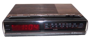 Emerson RED 5521 Alarm Clock Radio, Wood Grain-Tested/Few Problems PARTS ONLY - Picture 1 of 10