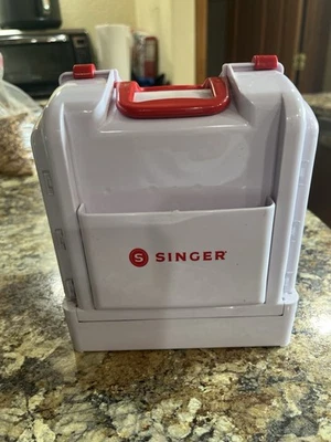 Singer Sew Essentials Portátil 12 Hilos, Almacenamiento y Nociones Foto 1 de 4