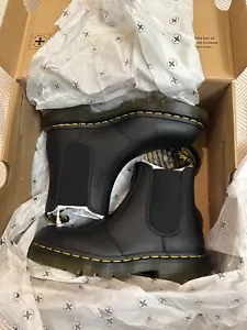 Unisex Dr. Martens 2976 Chelsea Boots Men's 5/Women's 6 - Picture 1 of 8