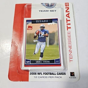 Juego de equipo de fábrica Topps Tennessee Titans 2006 Vince Young Pac Man Jones - Imagen 1 de 3