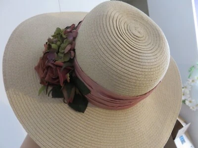 Sombrero rosa reliquia de sorgo victoriano comercial. Rosas rosas, banda de tela satinada nueva con etiquetas Foto 1 de 4