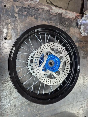 Rueda Sunday Flattrack 14" con rotor y piñón nueva Foto 1 de 3