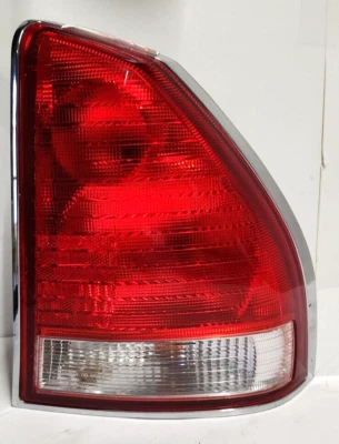 2002 2003 MITSUBISHI DIAMANTE TAIL LIGHT ASSEMBLY PASSENGER SIDE RH - Image 1 of 4