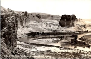 Postal RPPC Toll Gate Rock & Bluffs Green River Wyoming WY - Imagen 1 de 2