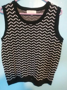OLIVE & OAK womens stylish black and white vest! Stretchable! Size large - Picture 1 of 2