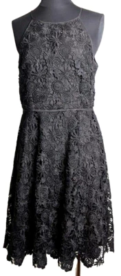 Vestido Feminino White House Black Market 8 Preto Renda Sem Mangas Fit & Flare NOVO - Imagem 1 de 4