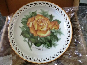 Hamilton Collection - The "Peace Rose" Collector Plate - Paul Sweany 1987 . - Picture 1 of 6