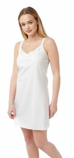 FINDFASHION LADIES EX HIGH STREET STORE'S WHITE RIBBON SLOT POLY COTTON FULL SLIP.