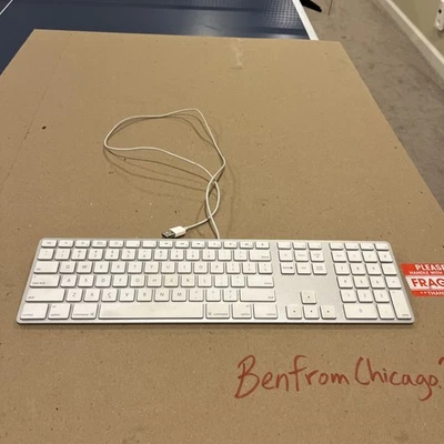 Teclado con cable USB extendido original Apple con teclado numérico A1243 - probado Foto 1 de 4