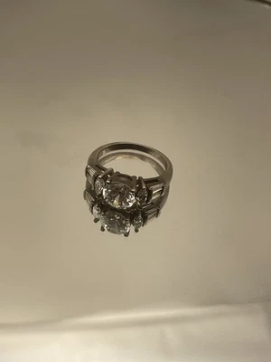 Кольцо с тремя бриллиантами из стерлингового серебра - Изображение 1 из 2