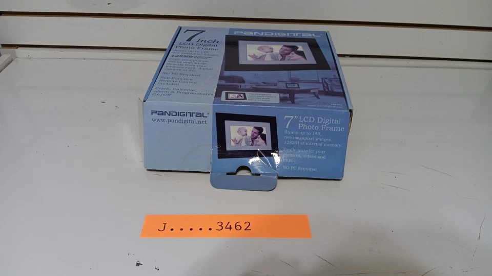 Pandigital PAN7001W01 7" Digital Picture Frame - Image 1 of 4