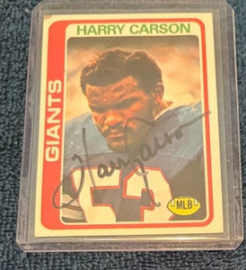 CARTOLINA HARRY CARSON AUTOGRAFATA 1978 TOPPS CON CERTIFICATO DI AUTENTICITÀ - Foto 1 di 1