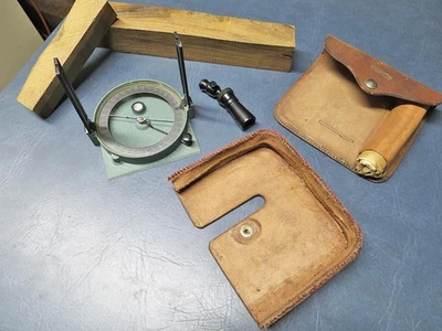 VINTAGE LEUPOLD FORESTER COMPASS W/ LEATHER POUCH & SWIVEL FOR TRIPOD ~ CLEAN - Image 1 of 4