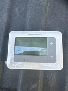 HONEYWELL RTH7560E T5 7-DAY PROGRAMMABLE THERMOSTAT WITH DIGITAL BACKLIT DISPLAY - Picture 1 of 2