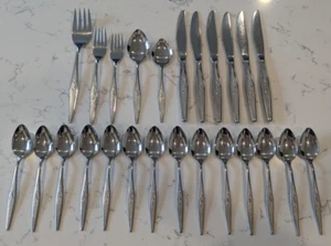 25 x Oneida Community Stainless Woodmere 14 Teaspoons Knives Forks - Picture 1 of 9
