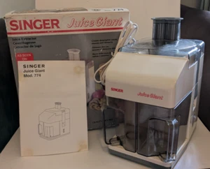 Singer Juice Giant JUICER Extractor White w/ Box Manual Model 774 Fruit Veggie - Picture 1 of 15