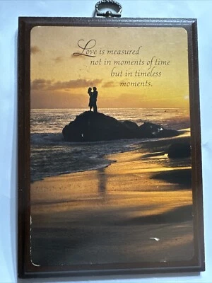 Placa de pared de madera vintage sello embajador amor se mide momentos atemporales Foto 1 de 4