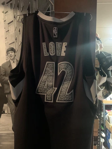 Minnesota Timberwolves Kevin Love Men's Jersey #42 Adidas Size Small (S) Cover