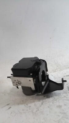 Used ABS Pump and Motor Assembly fits: 2018 Lexus IS300 actuator and pump assemb - Image 1 of 4
