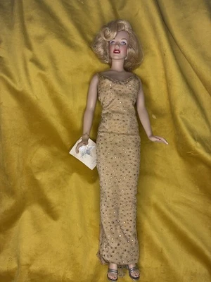 Marilyn Monroe Franklin Muñeca Retrato Como Nueva Rubia, Usada Foto 1 de 4