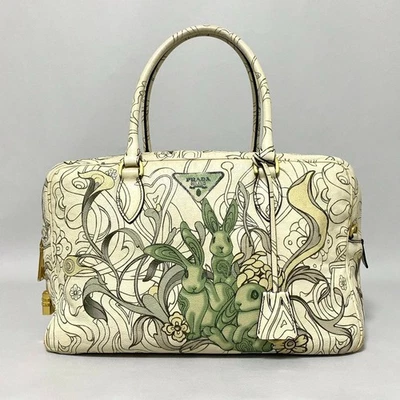 Bolso artístico PRADA × James Jean Rabbit cuero de becerro Glace hombro bidireccional Boston Foto 1 de 4