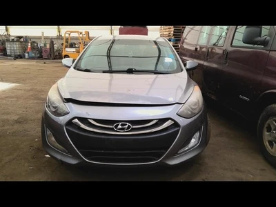 Radiator Hatchback GT Fits 13-15 ELANTRA 6828597 Foto 1 de 4