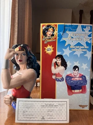 2004 DC Comics WONDER WOMAN CERAMIC COOKIE JAR Limited Edition #476/3600 - Image 1 of 4