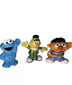 HASBRO Sesame Street Workshop 3 estatuillas monstruo galleta Ernie & Bert 2010 - Imagen 1 de 11